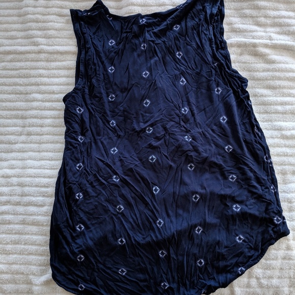 Tank - Picture 4 of 4